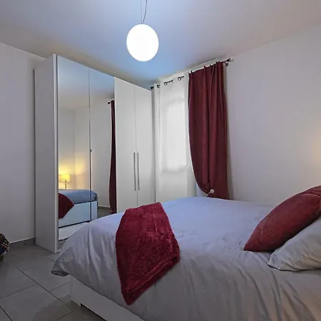 Hangar Apartment *